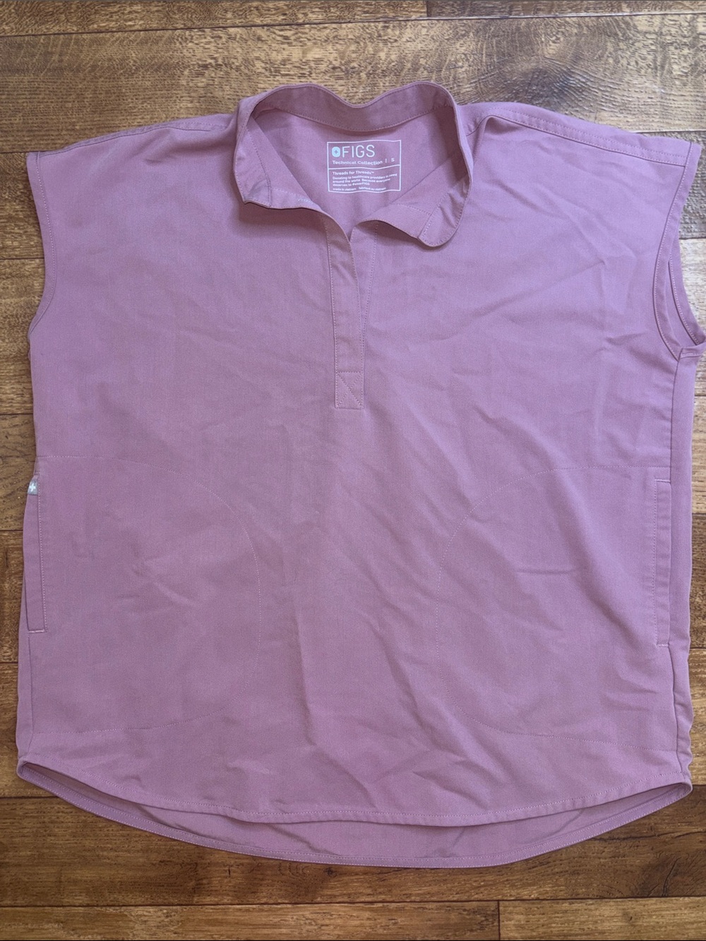 FIGS Womens Rafaela Oversized Scrub Top Size S Small in Mineral Mauve PO2221